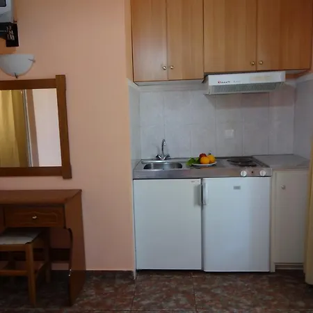 Pansion Filoxenia & Lejlighedshotel Tsoukaládhes