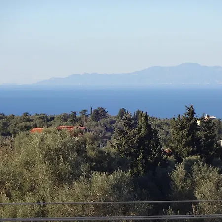Pansion Filoxenia & Aparthotel Tsoukaladhes