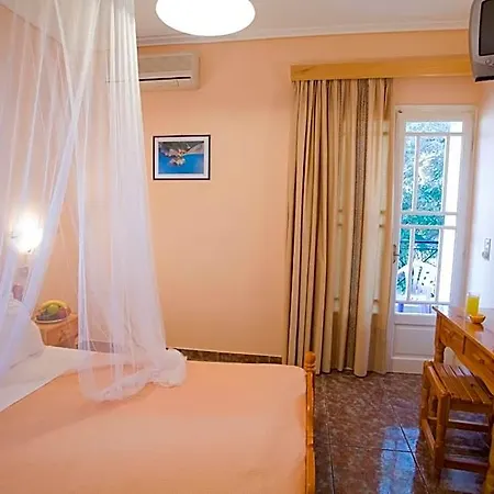 Pansion Filoxenia & 4* Tsoukaládhes