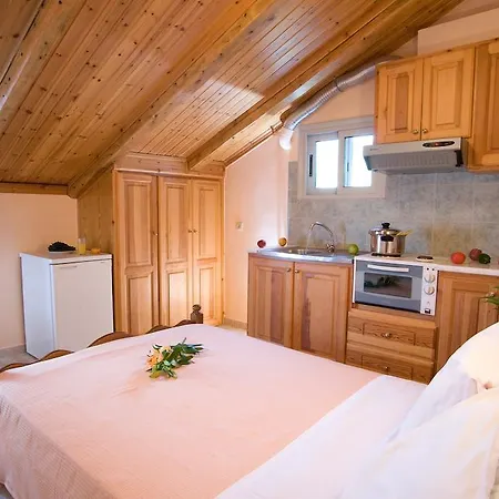 Pansion Filoxenia & 4* Cukaládesz