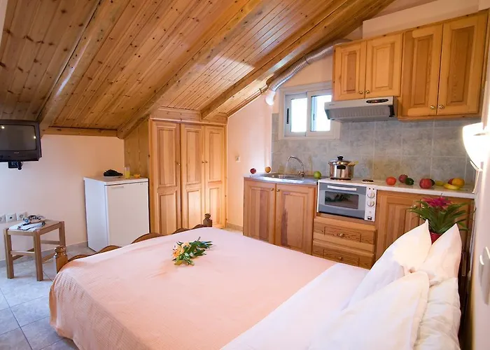 Pansion Filoxenia & 4* Цукаладес
